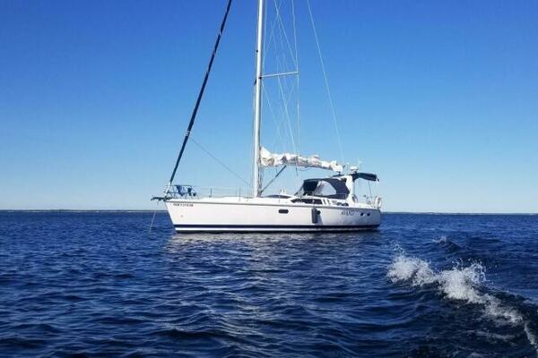 AVANTI 43ft Hunter Yacht For Sale