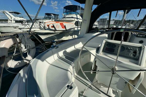 AVANTI 43ft Hunter Yacht For Sale