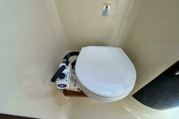 AVANTI 43ft Hunter Yacht For Sale