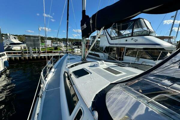 AVANTI 43ft Hunter Yacht For Sale
