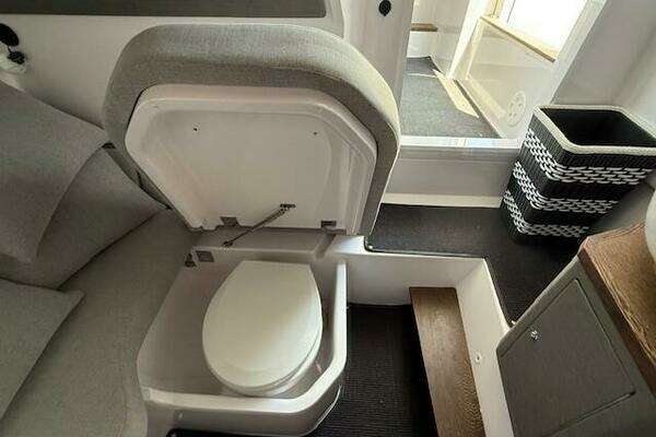 Axopar 37 XC Cross Cabin Yacht For Sale