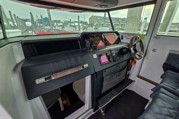 Axopar 37 XC Cross Cabin Yacht For Sale