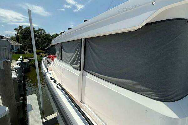 Axopar 37 XC Cross Cabin Yacht For Sale