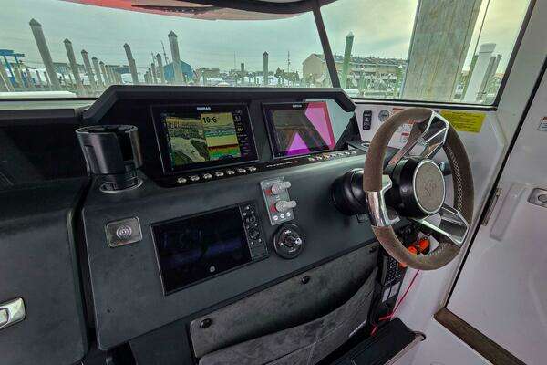 Axopar 37 XC Cross Cabin Yacht For Sale