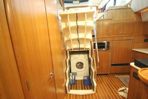 Tiara Yachts 5200 Sovran Salon Yacht For Sale
