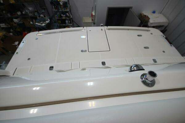 Tiara Yachts 5200 Sovran Salon Yacht For Sale