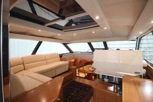 Tiara Yachts 5200 Sovran Salon Yacht For Sale