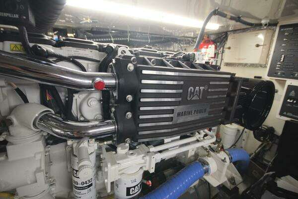 Tiara Yachts 5200 Sovran Salon Yacht For Sale