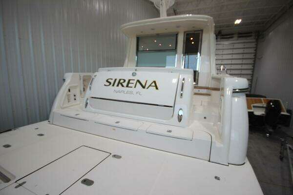Tiara Yachts 5200 Sovran Salon Yacht For Sale