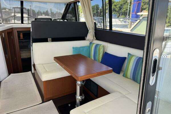 Jeanneau  Yacht For Sale