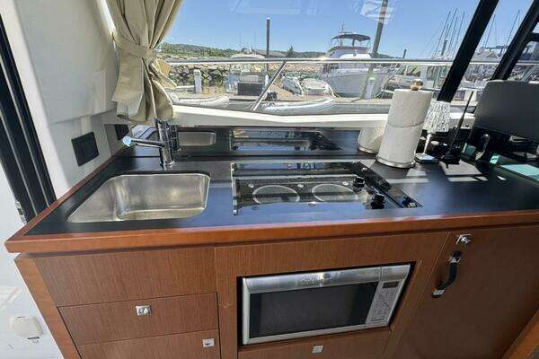 Jeanneau  Yacht For Sale