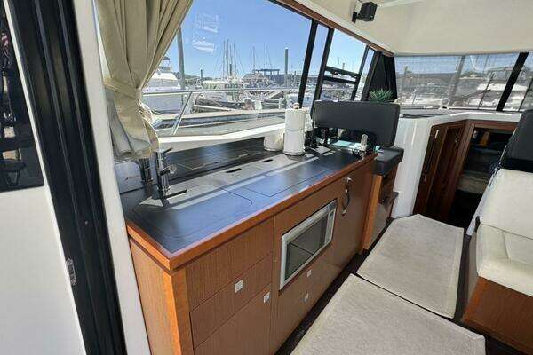 Jeanneau  Yacht For Sale