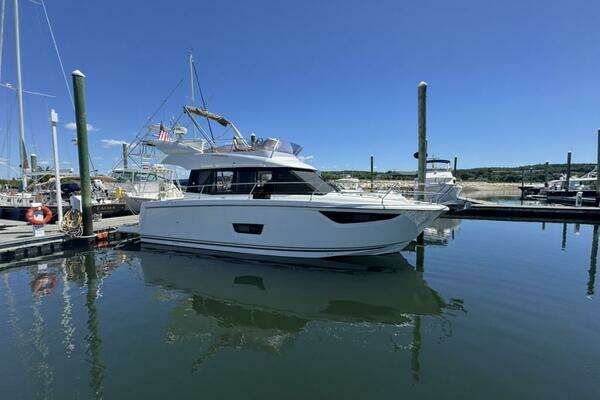 33-ft-Jeanneau-2016--PortKey Portsmouth Rhode Island United States  yacht for sale