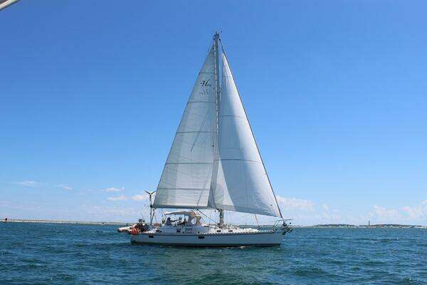 Photo of the 2008 Hylas 46 Center Cockpit