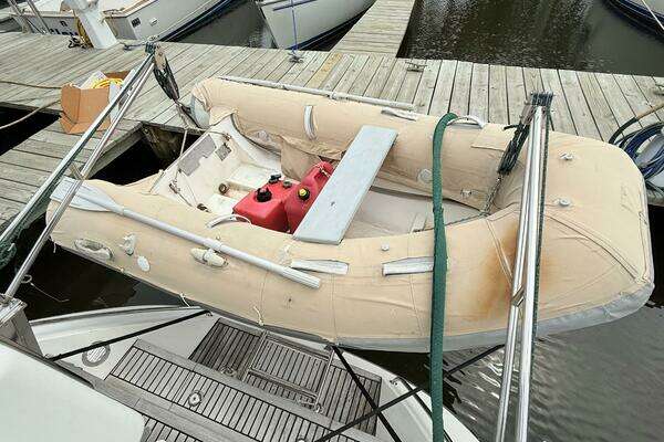 Hylas 46 Center Cockpit Yacht For Sale