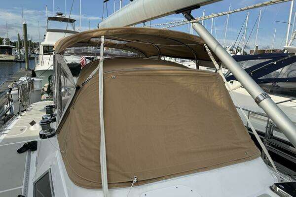 Hylas 46 Center Cockpit Yacht For Sale