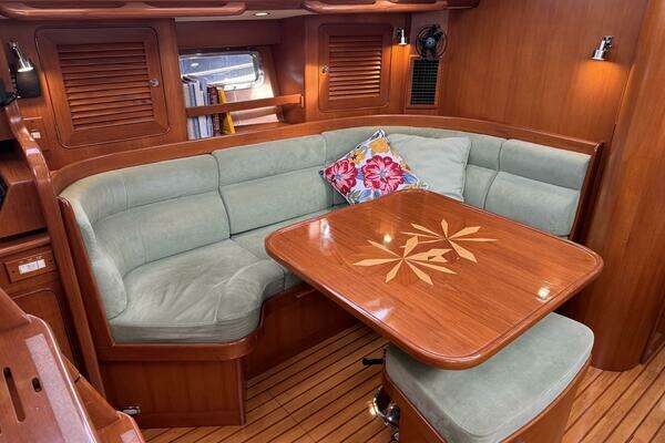 Hylas 46 Center Cockpit Yacht For Sale