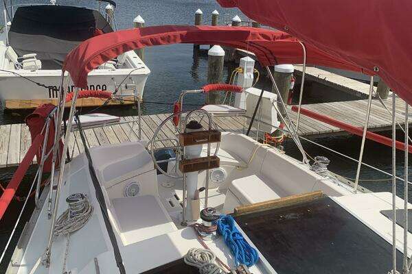 Photo of the 1991 Hunter 30 T