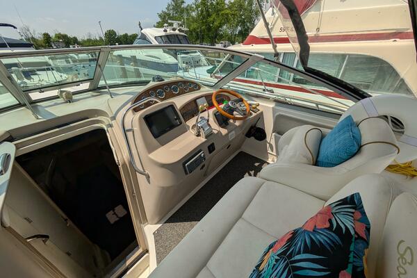 Lucia 34ft Sea Ray Yacht For Sale