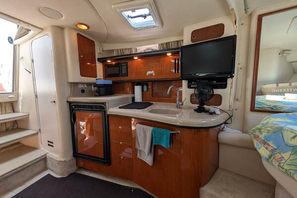 Lucia 34ft Sea Ray Yacht For Sale