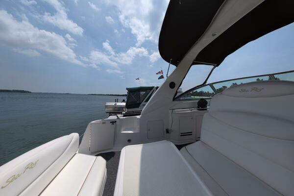 Lucia 34ft Sea Ray Yacht For Sale