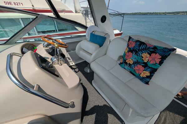 Lucia 34ft Sea Ray Yacht For Sale