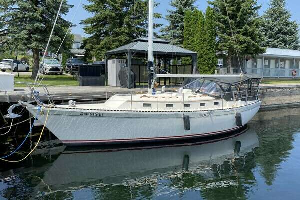 34-ft-Aloha-1984-sailboat-QUINTETTE III Midland Ontario Canada  yacht for sale