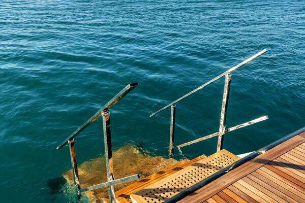 Overmarine  Yacht For Sale
