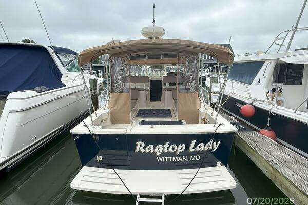 Photo of the 2006 Mainship Pilot "Ragtop Lady"