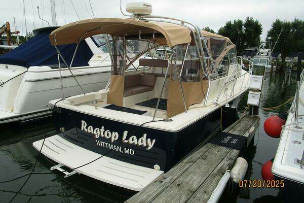 Photo of the 2006 Mainship Pilot "Ragtop Lady"