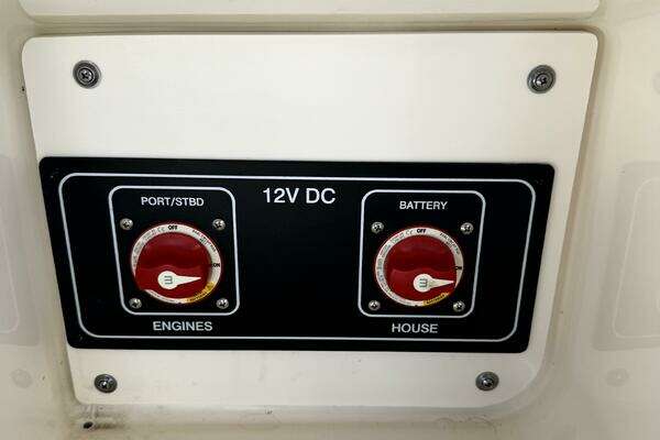Sea Ray 320 OB Yacht For Sale