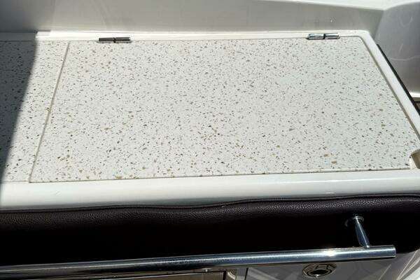 Sea Ray 320 OB Yacht For Sale