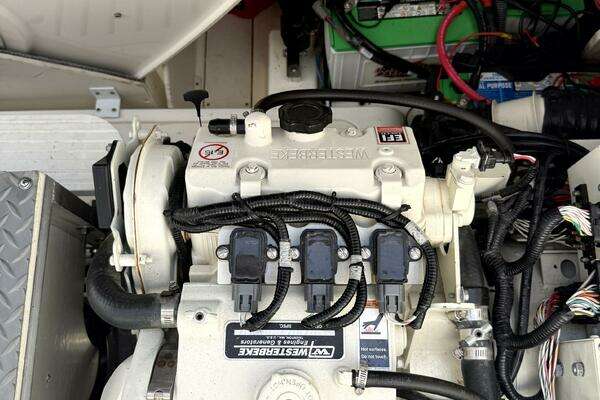 Sea Ray 320 OB Yacht For Sale