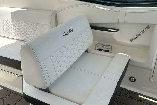 Sea Ray 320 OB Yacht For Sale