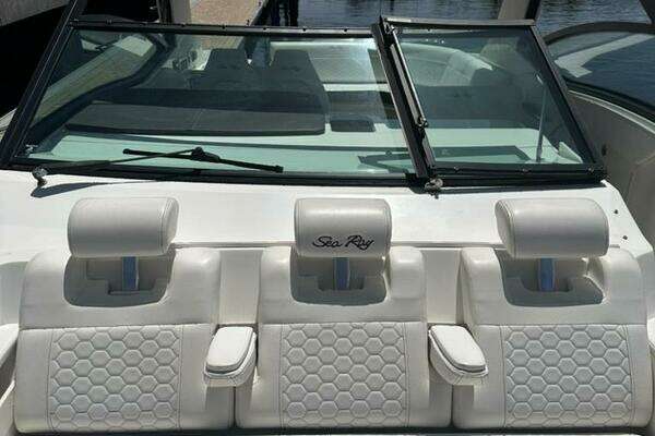 Sea Ray 320 OB Yacht For Sale