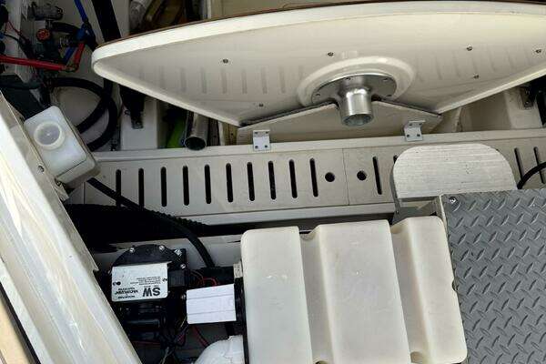 Sea Ray 320 OB Yacht For Sale