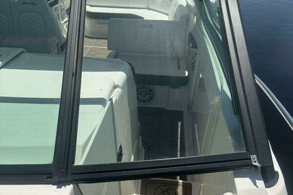 Sea Ray 320 OB Yacht For Sale