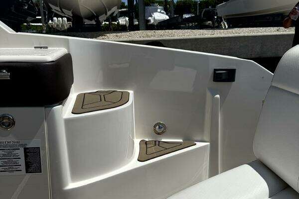Sea Ray 320 OB Yacht For Sale