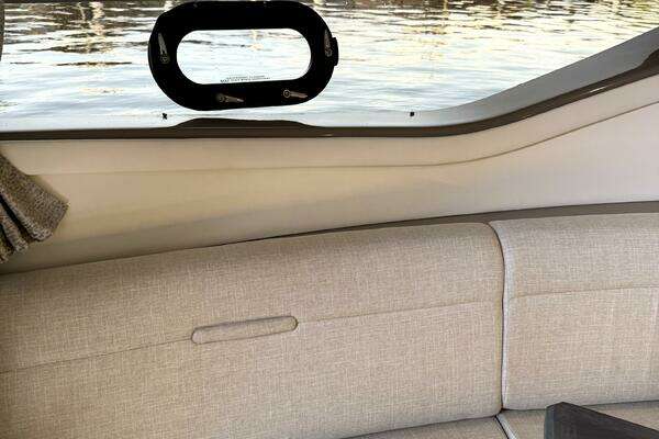Sea Ray 320 OB Yacht For Sale