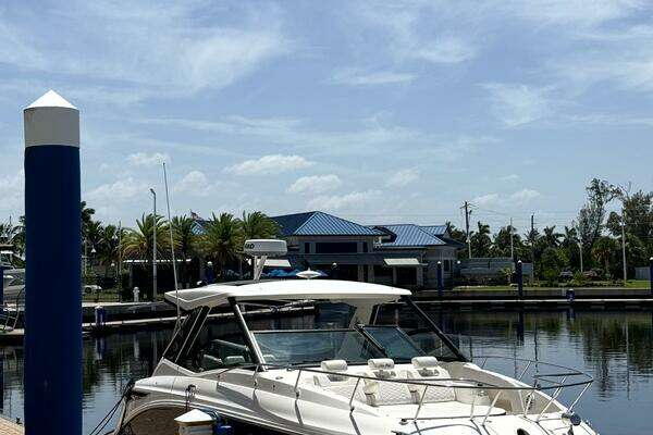 Sea Ray 320 OB Yacht For Sale