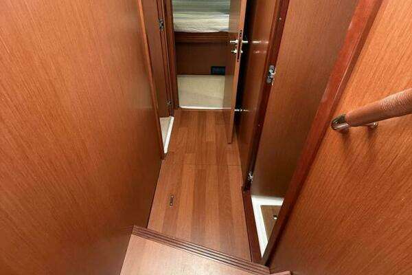 Beneteau 44 Swift Trawler Yacht For Sale