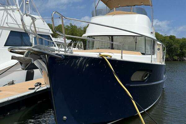 Beneteau 44 Swift Trawler Yacht For Sale