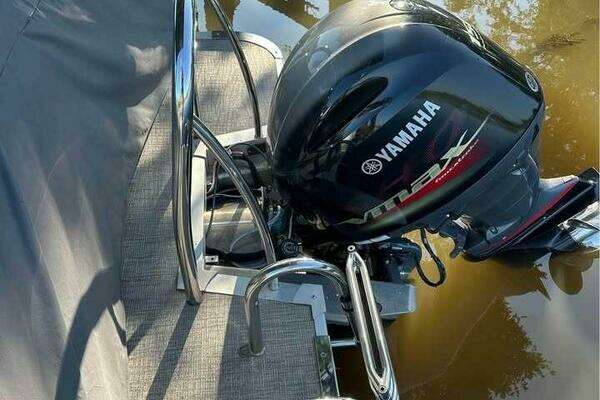 Photo of the 2023 Avalon 2385 LSZ