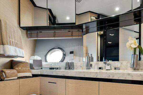 Azimut Flybridge Yacht For Sale