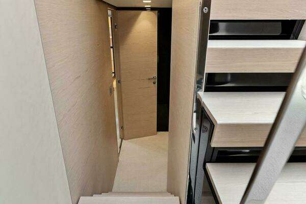 Azimut Flybridge Yacht For Sale