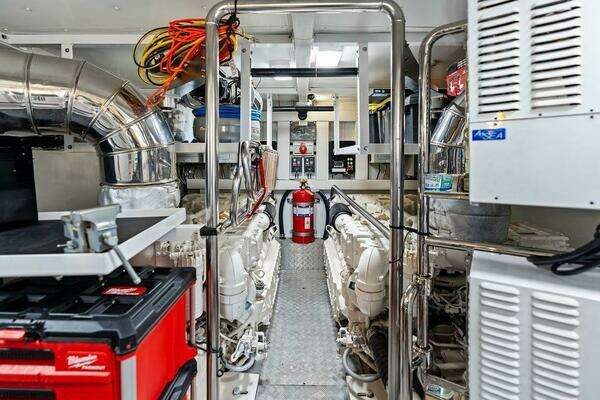 Azimut Flybridge Yacht For Sale