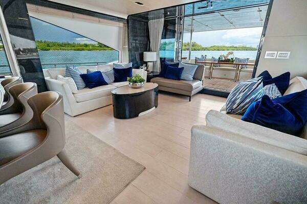 Azimut Flybridge Yacht For Sale