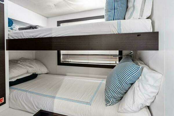 Azimut Flybridge Yacht For Sale