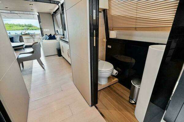 Azimut Flybridge Yacht For Sale