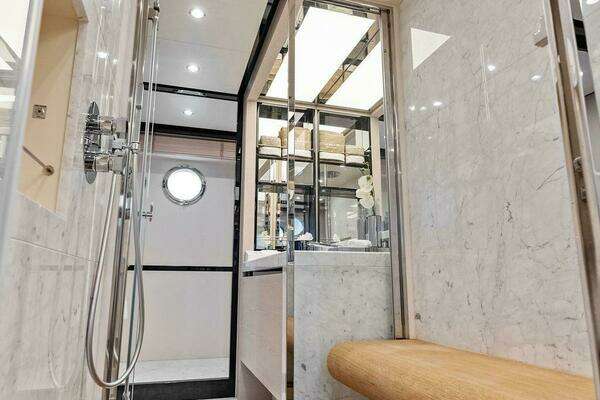 Azimut Flybridge Yacht For Sale